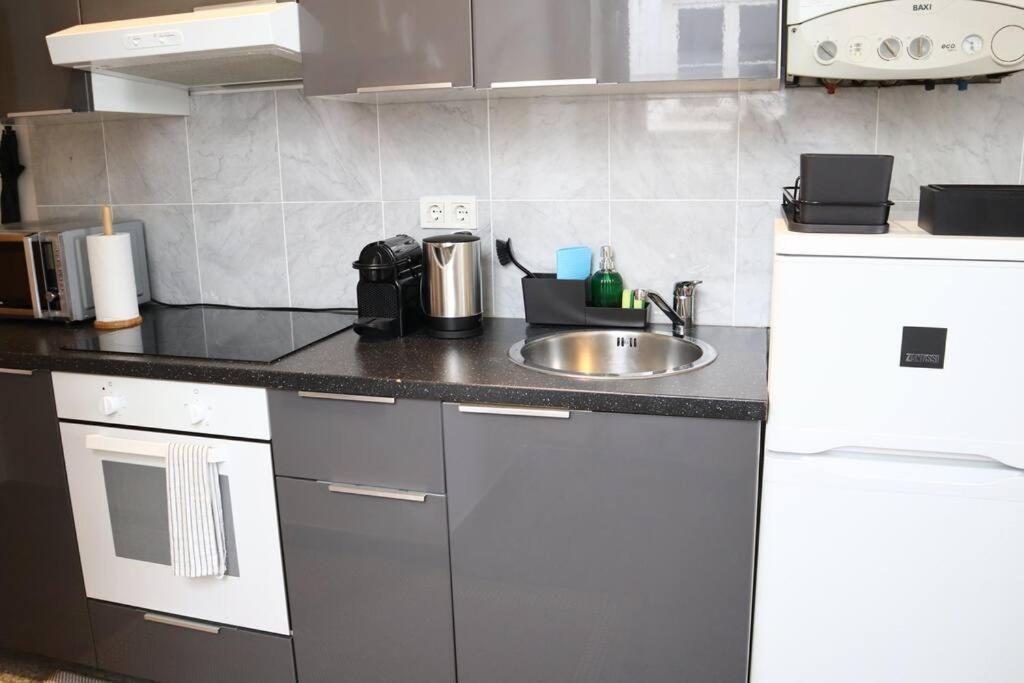 Bloom - Modern One Bedroom Appartement *